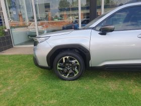 Subaru Forester 2.5 Touring Cvt