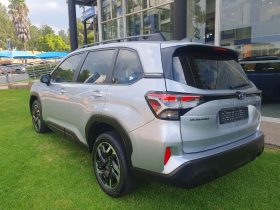 Subaru Forester 2.5 Touring Cvt