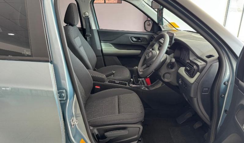 
								Tata Punch 1.2 Adventure Plus S full									