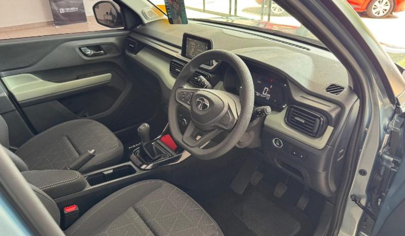 
								Tata Punch 1.2 Adventure Plus S full									