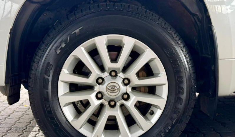 
								Toyota Prado 4.0 V6 Vx At full									