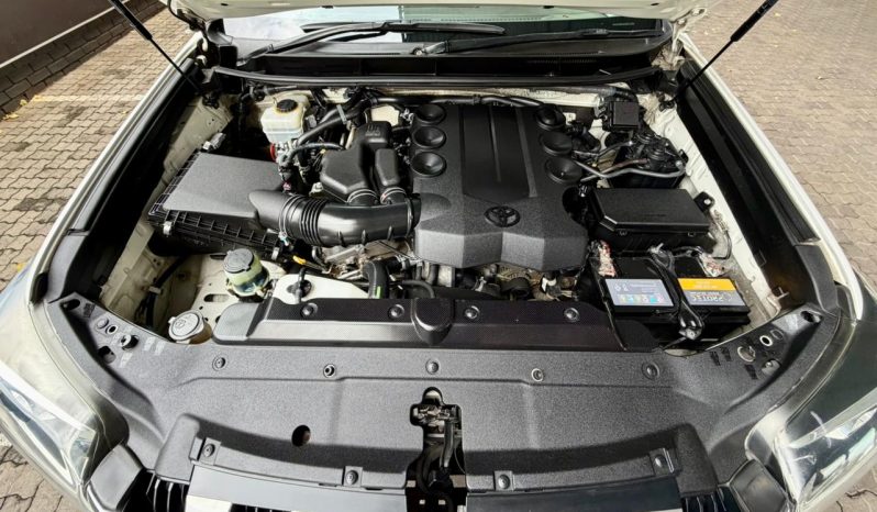 
								Toyota Prado 4.0 V6 Vx At full									
