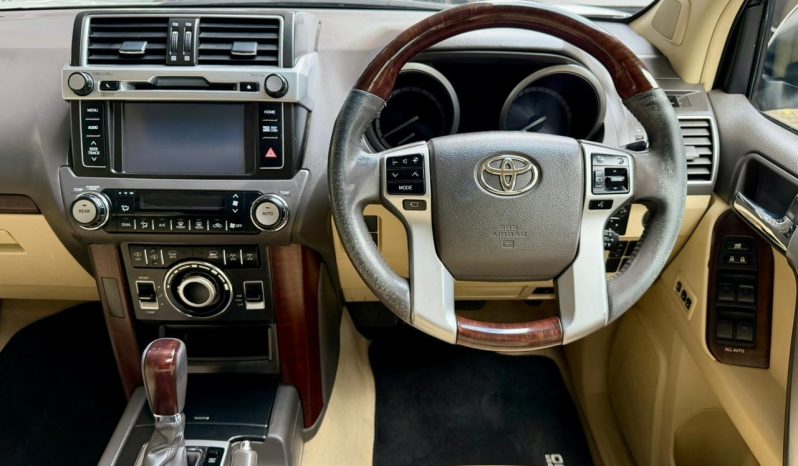 
								Toyota Prado 4.0 V6 Vx At full									