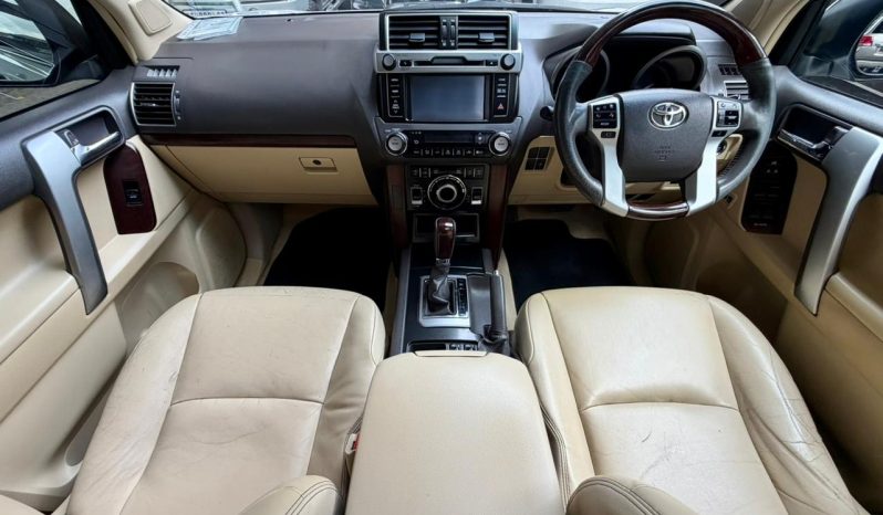 
								Toyota Prado 4.0 V6 Vx At full									