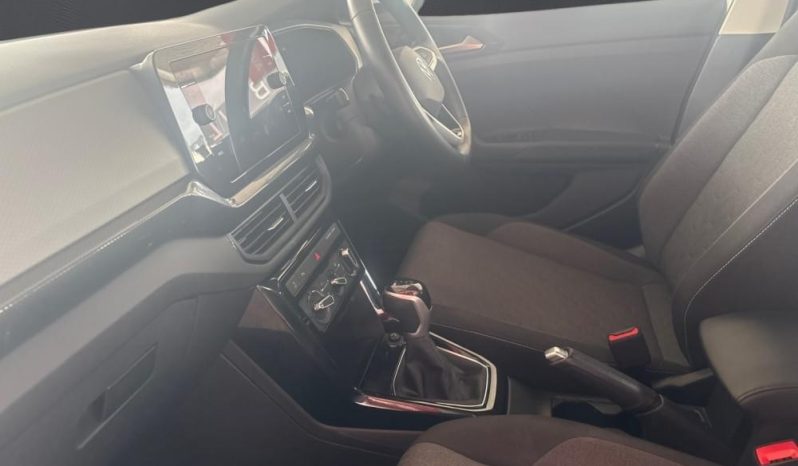 
								VOLKSWAGEN T-CROSS 1.0 TSI LIFE full									