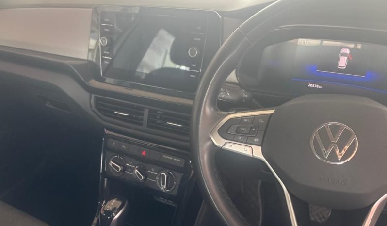 
								VOLKSWAGEN T-CROSS 1.0 TSI LIFE full									