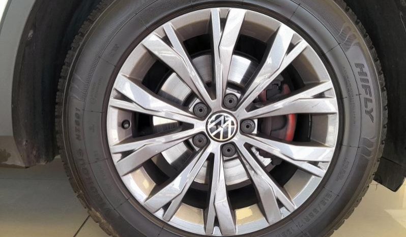 
								Volkswagen Tiguan 1.4 Tsi full									