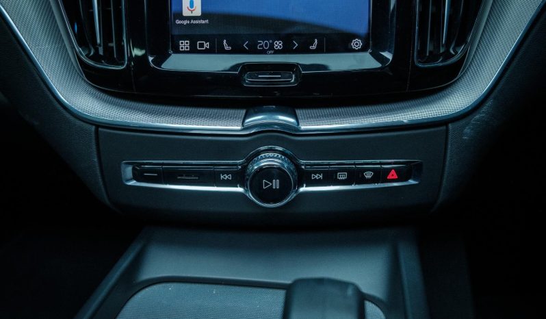 
								Volvo Xc60 B5 Essential Geartronic Awd full									