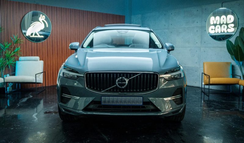 
								Volvo Xc60 B5 Essential Geartronic Awd full									