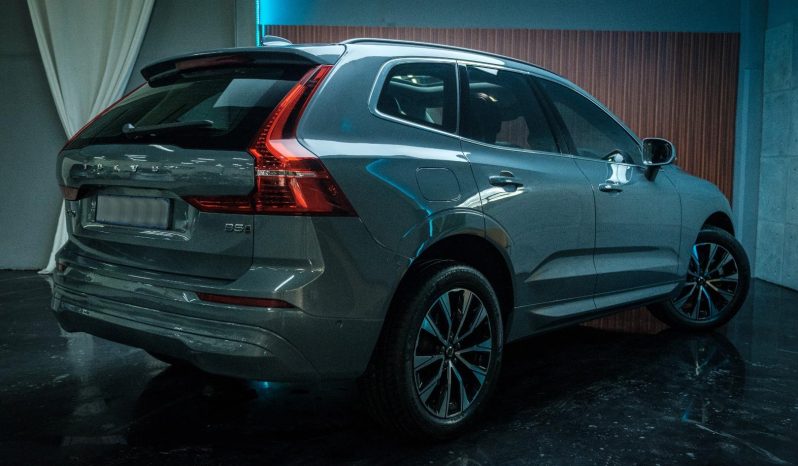 
								Volvo Xc60 B5 Essential Geartronic Awd full									