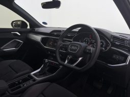 
										Audi Q3 35 Tfsi Black Edition full									