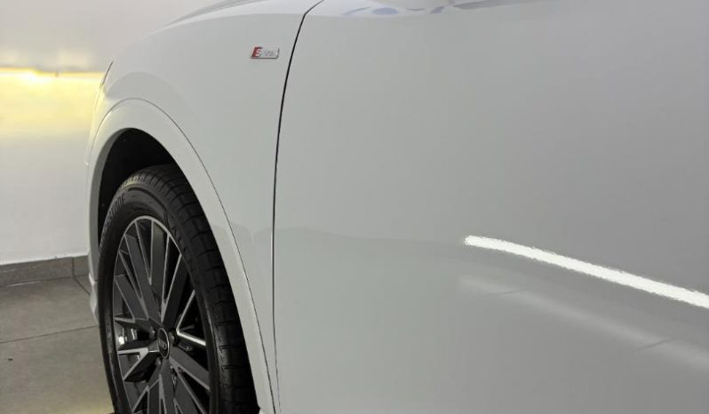 
								Audi Q3 35 Tfsi Black Edition full									