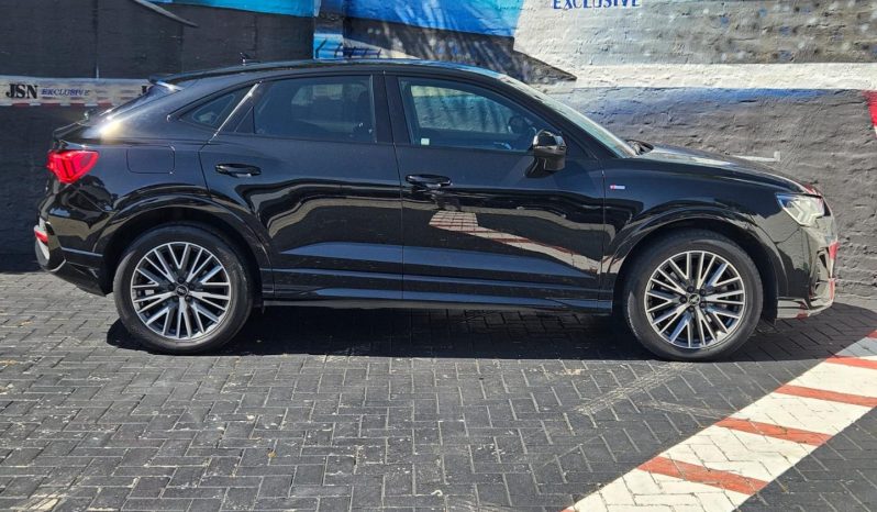 
								Audi Q3 Sportback 40 Tfsi S Line Quattro S Tronic full									