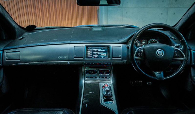 
								Jaguar Xf 5.0 V8 Supercharged R-S full									