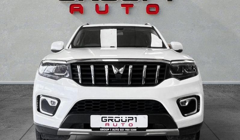 
								Mahindra Scorpio N Z8 4X4 At full									