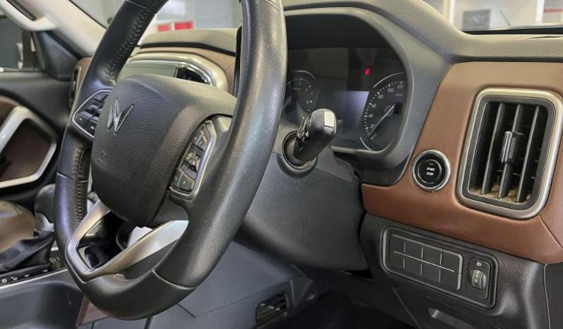 
								Mahindra Scorpio N Z8 4X4 At full									