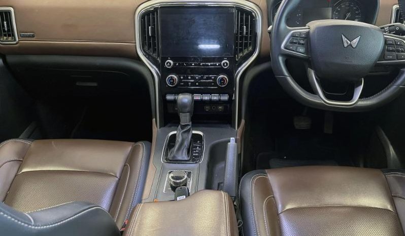 
								Mahindra Scorpio N Z8 4X4 At full									