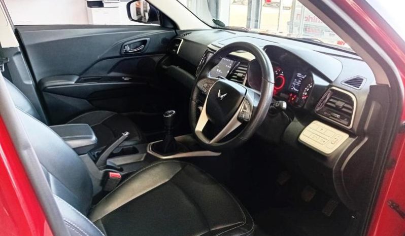 
								Mahindra Xuv300 1.5D W8 full									