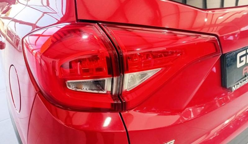 
								Mahindra Xuv300 1.5D W8 full									