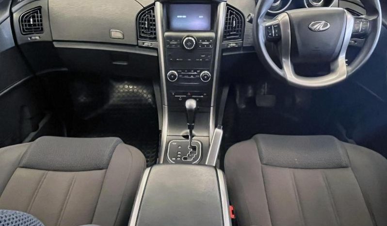 
								Mahindra Xuv500 2.2 Crde Mhawk W6 At full									