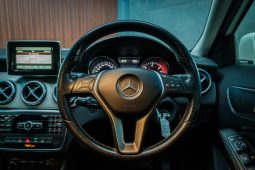 
										Mercedes Benz Gla Gla 200 Cdi 7G-Dct full									