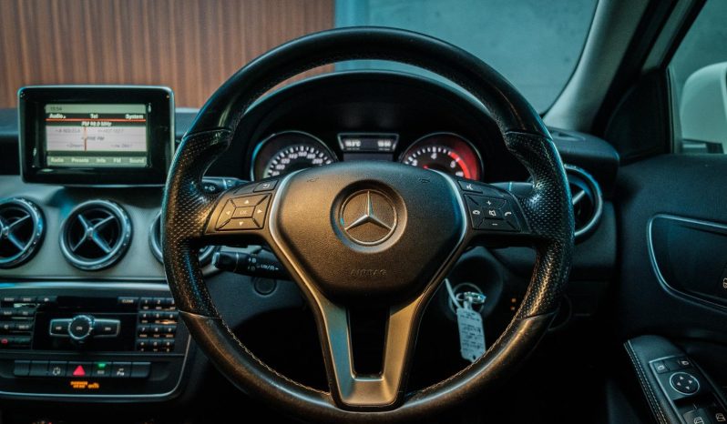 
								Mercedes Benz Gla Gla 200 Cdi 7G-Dct full									