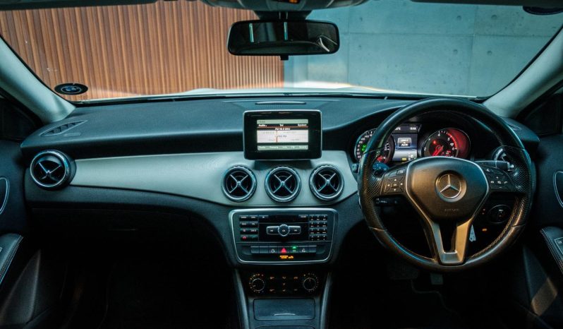 
								Mercedes Benz Gla Gla 200 Cdi 7G-Dct full									