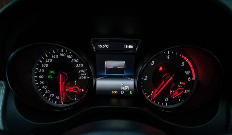 
								Mercedes Benz Gla Gla 200 Cdi 7G-Dct full									
