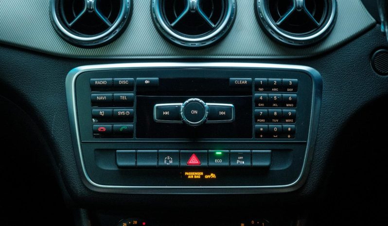 
								Mercedes Benz Gla Gla 200 Cdi 7G-Dct full									