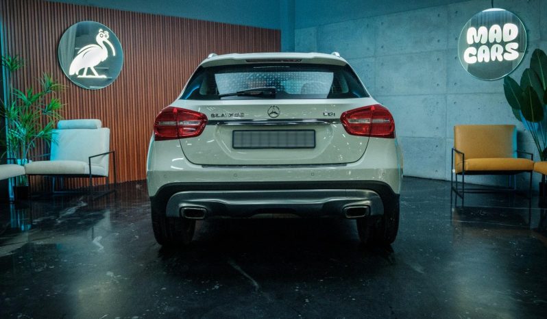 
								Mercedes Benz Gla Gla 200 Cdi 7G-Dct full									
