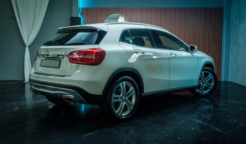 
								Mercedes Benz Gla Gla 200 Cdi 7G-Dct full									