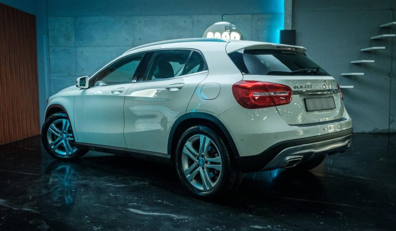 
								Mercedes Benz Gla Gla 200 Cdi 7G-Dct full									