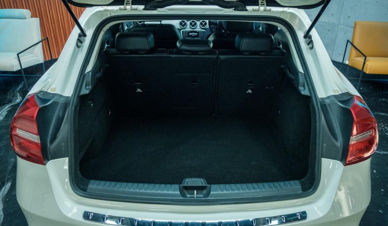 
								Mercedes Benz Gla Gla 200 Cdi 7G-Dct full									
