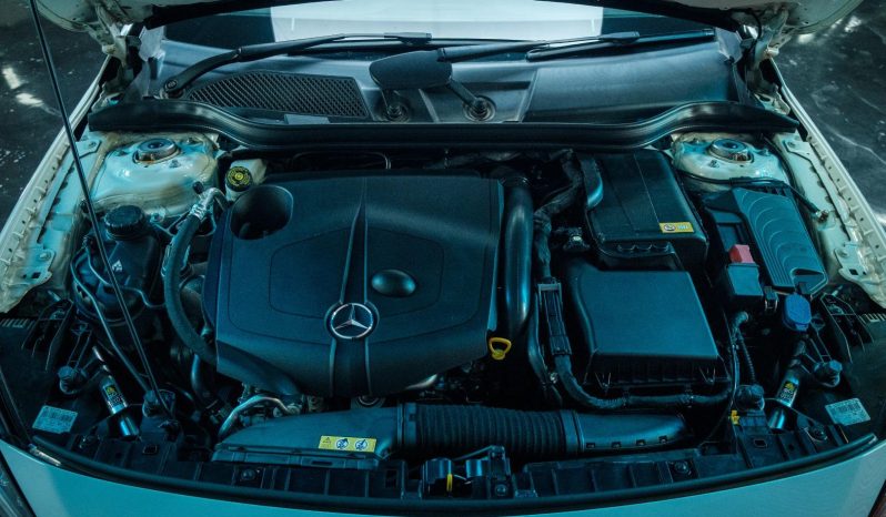 
								Mercedes Benz Gla Gla 200 Cdi 7G-Dct full									