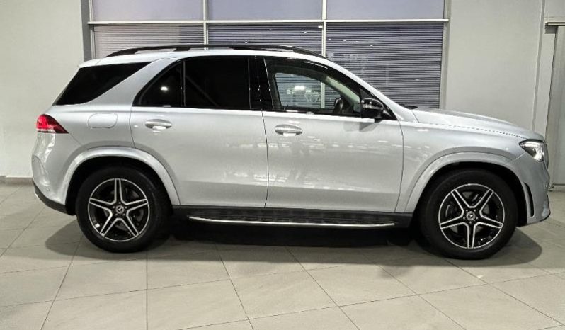 
								Mercedes Benz Gle Suv 300d 4matic 9G-Tronic full									