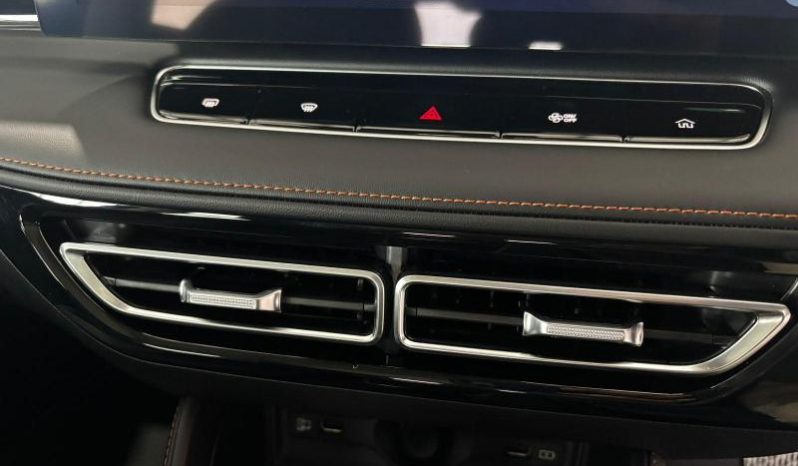 
								MG Hs 1.5T Luxury At full									