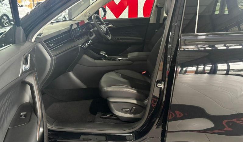 
								MG Hs 1.5T Luxury At full									