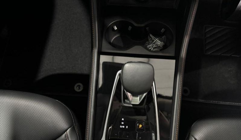 
								MG Hs 1.5T Luxury At full									