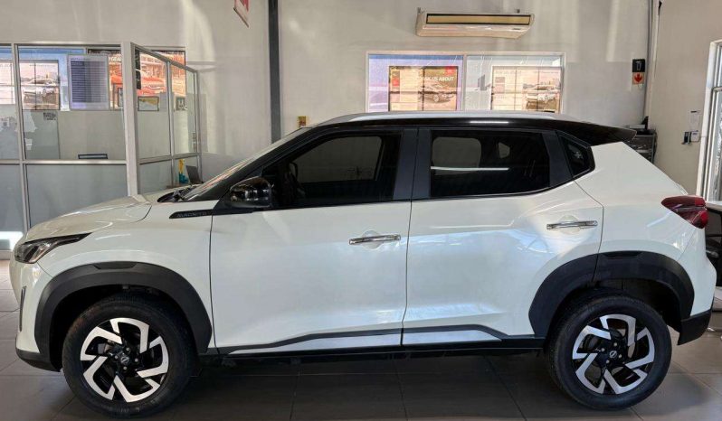 
								Nissan Magnite MAGNITE 1.0T ACENTA CVT full									