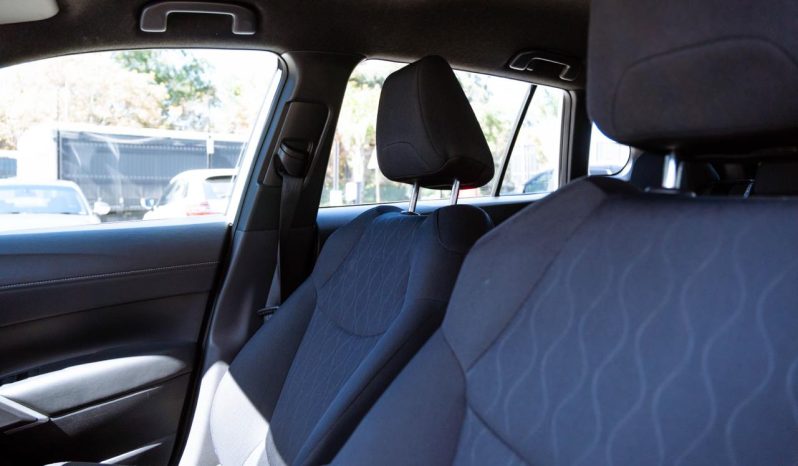 
								Toyota Corolla Cross 1.8 Xi full									