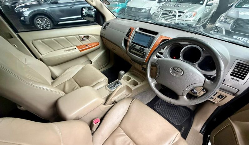 
								Toyota Fortuner 3.0 D-4D R/body At full									
