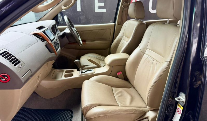 
								Toyota Fortuner 3.0 D-4D R/body At full									