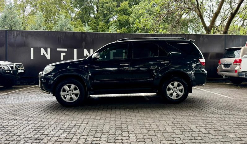 
								Toyota Fortuner 3.0 D-4D R/body At full									