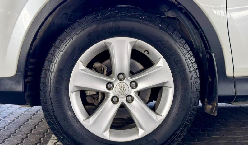 
								Toyota Rav4 2.2 D Vx 4X4 At full									