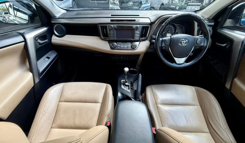 
								Toyota Rav4 2.2 D Vx 4X4 At full									