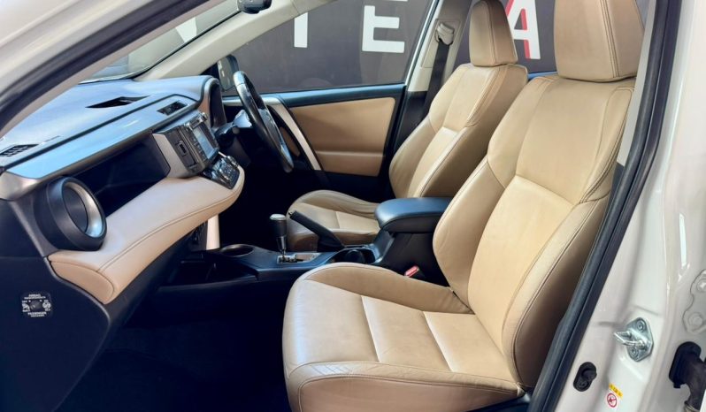
								Toyota Rav4 2.2 D Vx 4X4 At full									