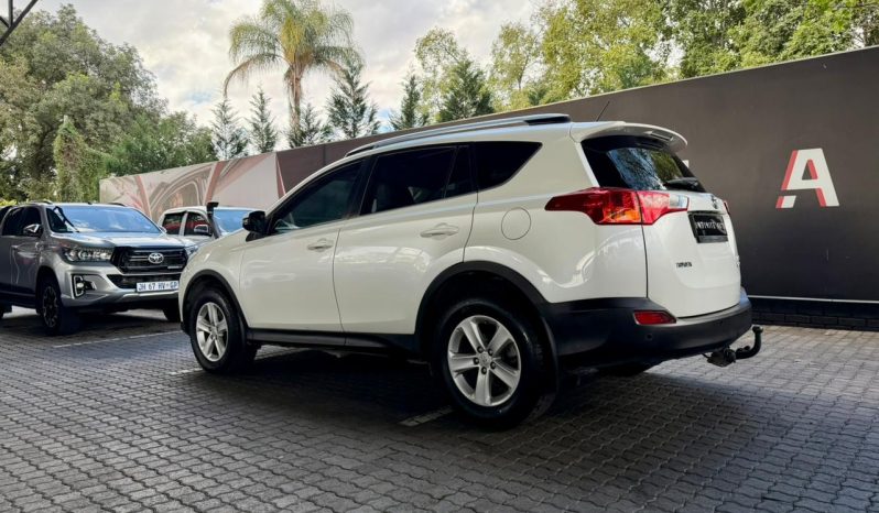 
								Toyota Rav4 2.2 D Vx 4X4 At full									