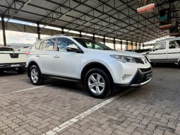 
										Toyota Rav4 2.2 D Vx 4X4 At full									