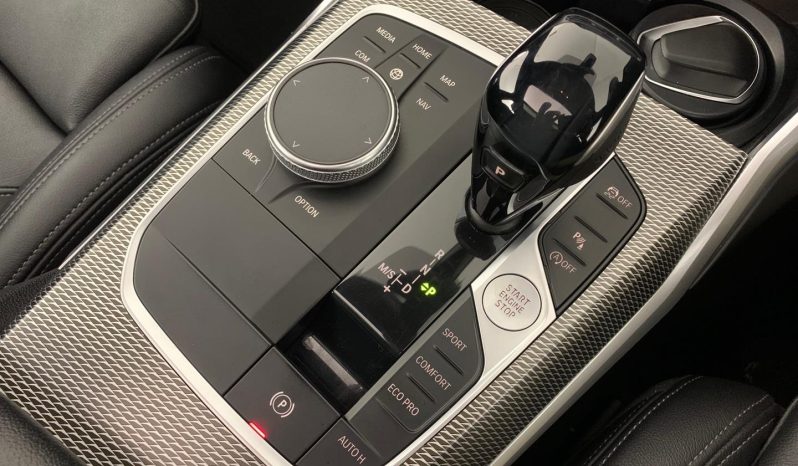 
								BMW 3 Series Sedan 320d M Sport Steptronic full									