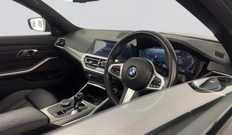 
								BMW 3 Series Sedan 320d M Sport Steptronic full									